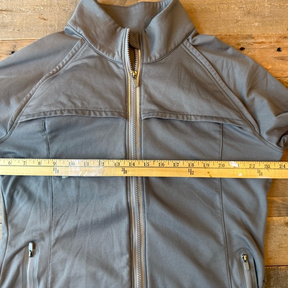 Fabletics Lightweight Jacket - Picture 2 of 8